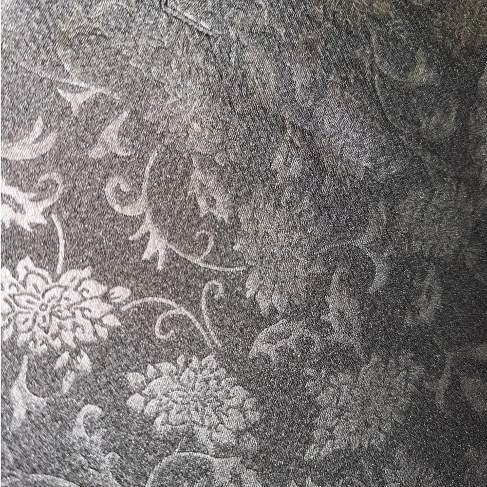 GUESS Los Angeles Men's Small Black Tonal Floral Textured Notch Neck T-Shirt - Picture 2 of 4
